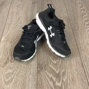 Under Armour 30245910017 Charged Assert 9 Black/White 7 Womens Shoes EUC Shoes - Picture 1 of 10