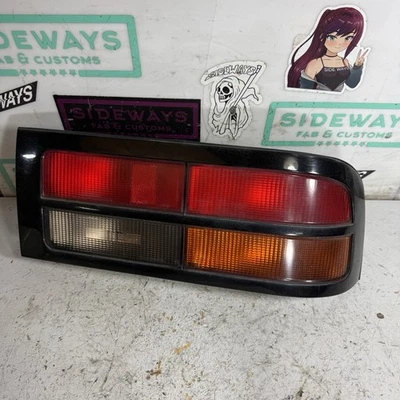 Lanterna traseira direita 86-88 Mazda RX7 FC - Imagem 1 de 4