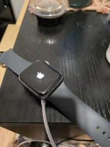 Apple Watch Series 5 40mm Gray Case with Black Silicone Band (MWV82LL/A) - Photo 1 sur 4
