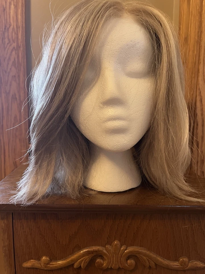 Peluca Charlotte de Envy Teniente Rubia, Parte Modificada Foto 1 de 4