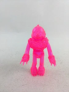 Gravy Toys Malba Sofubi Figura Juguete Vinilo Suave Transparente Rosa Neón - Imagen 1 de 6
