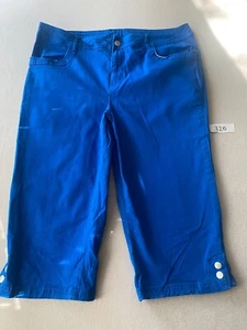 Jaclyn Smith Women’s Capri Pants Sz 16 Blue Cropped Pockets Snap Button Accents - Picture 1 of 9