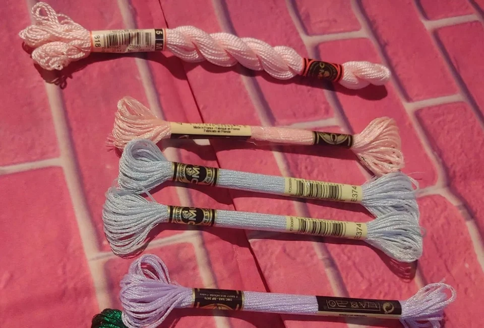 5x Lot DMC  Floss E211 E3747 E967 818 - Image 1 of 4