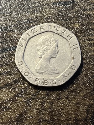 1982 Great Britain UK Elizabeth II 20 Twenty Pence Beautiful Actual Coin TB8689* - Image 1 of 2