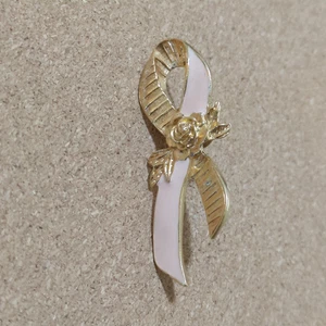 Avon Breast Cancer Awareness Ribbon Pink Gold Tone Lapel Pin Back - Picture 1 of 3