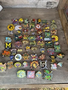 Menge 64 Mädchen Fast Pitch Softball Team Trading Fastpitch Pinback Pins - Bild 1 von 15