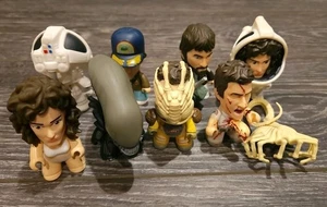 TITANS Vinyl Figuren Aliens Sammlung Konvolut 9 Mini Figuren - Bild 1 von 4