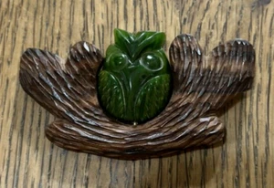 GUFO VERDE BACHELITE SU PALISSANDRO INTAGLIATO MARTHA DORMIENTE CREATURE BOSCO ANNI 30 RARO - Foto 1 di 12
