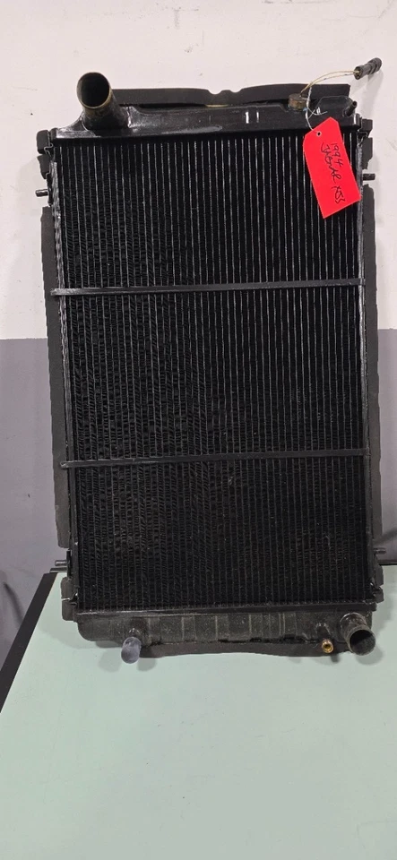 NUEVO RADIADOR JAGUAR XJS 1984-1996 5,3 L y 6,0 L V12 Jaguar OEM en caja MHE4190CA Foto 1 de 2