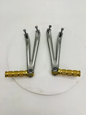 Yamaha R1 YZF R1 2007 2008 OEM clavijas de pasajero reposapiés trasero Buddy Pillion Foto 1 de 4