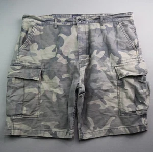 Men's 2019 Levi's Cargo Shorts Camo Size 40 (Measure 41x9) Zipper Fly - Picture 1 of 12