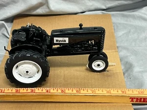 MYSTIK Oil Tractor BLACK & White 1:16 Massey Harris Spec-Cast CUSTOM NIB CUST800 - Picture 1 of 8