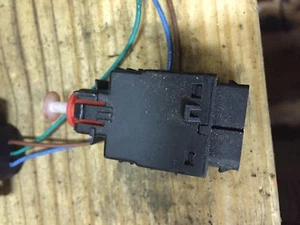 Brake Light Switch Lamp Land Rover Discovery Range 1990-1995 4 pin - Picture 1 of 4