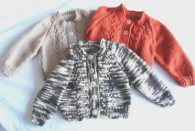 HAND KNITTED Handgestrickte Baby Strickjacke, Farbe wählbar, 3-6 Monate