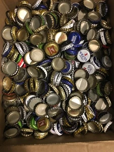 KONVOLUT 1500 MIX BIER KRONKORKEN MIT DELLEN - Bild 1 von 4