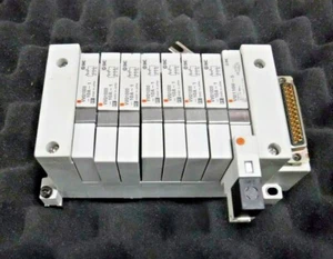 SMC VVQ1000-10A-1 (7), VQ1100-5 (1) Solenoid Valve Manifold Block Assembly - Picture 1 of 7