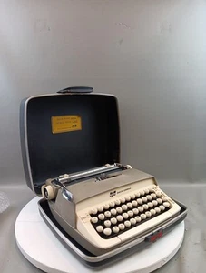 VTG Smith Corona SCM Galaxie Typewriter Portable Manual w/Case Beige Tested - Picture 1 of 14