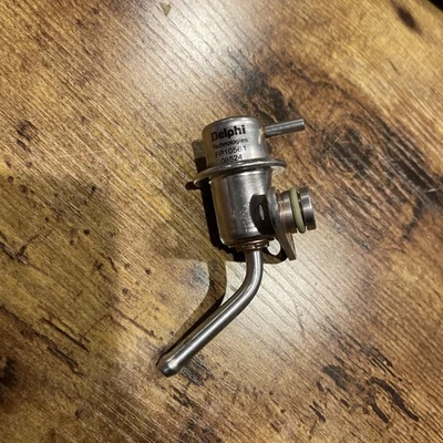 Regulador de presión de inyección de combustible Delphi para Mitsubishi Eclipse fd 2000-2005 Foto 1 de 3