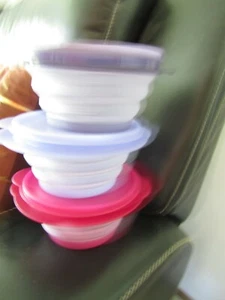 Vintage Tupperware 3 Go Flex Bowls  With Lids - Picture 1 of 9