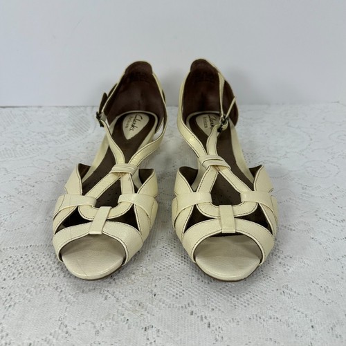 CLARKS Clark's Artisan avorio metallizzato tomaie in pelle sandali piatti USA donna 8 5M