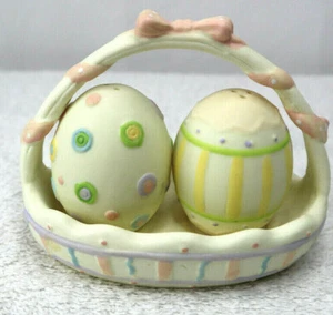 Easter Egg & Basket Ceramic Salt & Pepper Set - Picture 1 of 6