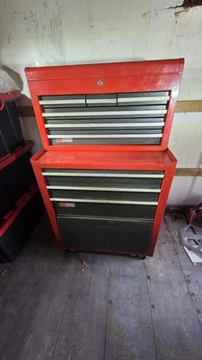 Combo de cofre de herramientas y gabinete rojo CRAFTSMAN - resistente Foto 1 de 4