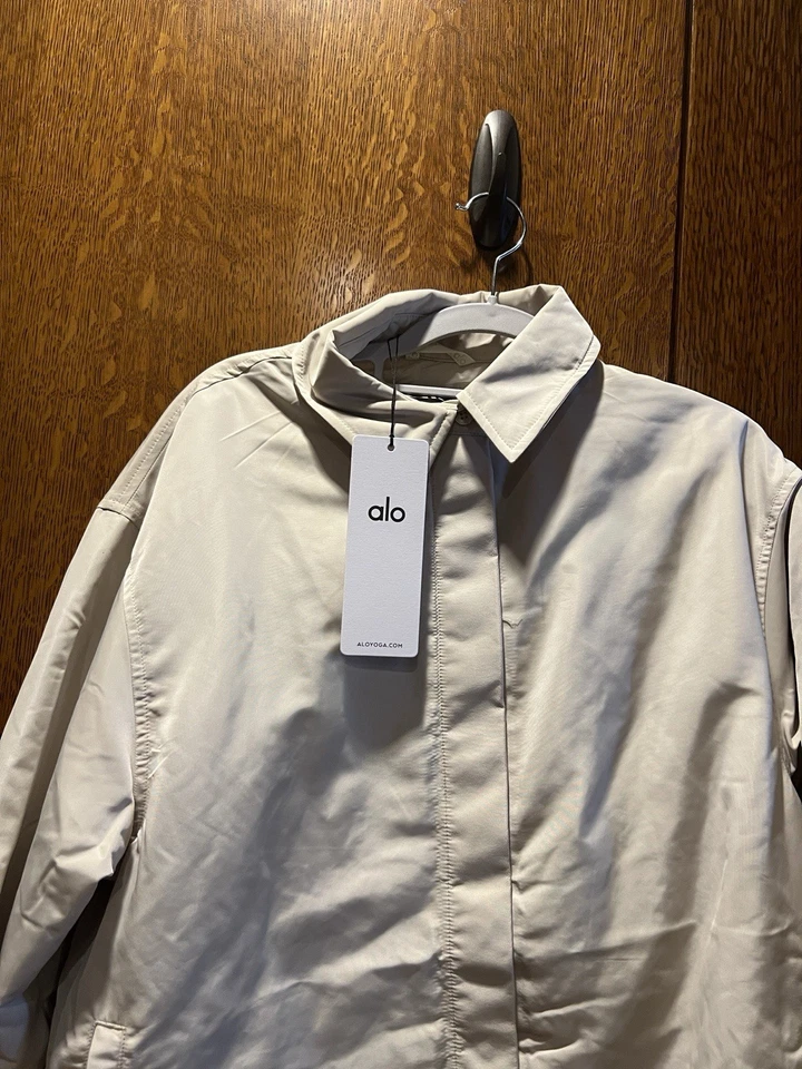NUEVO CON ETIQUETAS $188 venta al por menor ALO Socialite Shacket Bone S Chaqueta Ligera Unisex De Gran Tamaño Foto 1 de 1
