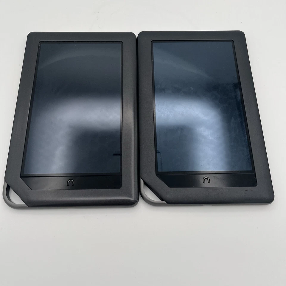 Barnes & Noble NOOK Color BNRV200 Tablets bundle of 2 For parts - Image 1 of 4