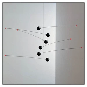 Futura Mobile - un móvil Flensted de Christian Flensted, en haya y acero - Imagen 1 de 1