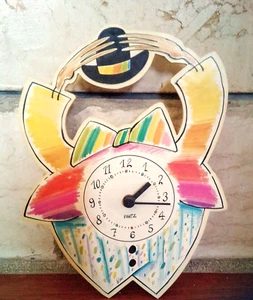 Vantage Beautiful Hand-painted Wall Clock For an Elegant Home Height 26 cm - Picture 1 of 8