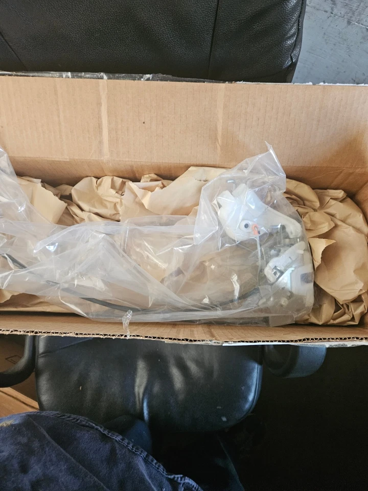 Actuador de pestillo de puerta trasera izquierda Mitsubishi Endeavor 2005 Foto 1 de 1