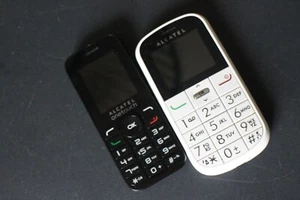ALCATEL SENIOR MOBILE PORTABLE CELL PHONE HS A REPARER TO REPAIR  - Photo 1/9
