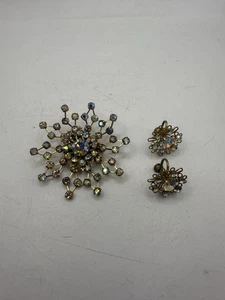 Vintage Rhinestone Starburst Brooche & Screw On Earrings Ladies Collectable - Picture 1 of 8
