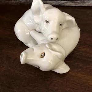 Fitz and Floyd Nesting Pigs Vintage Salt and Pepper Shakers 1976 - Picture 1 of 3
