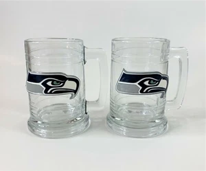 Paar Seattle Seahawks 15 Unzen Bierkrüge aus Glas mit erhöhtem Relief 3D Emblem - Bild 1 von 6