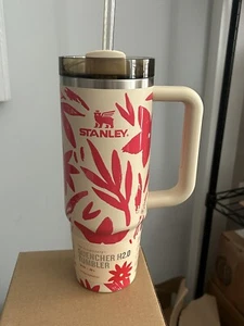 Stanley MOTHER'S DAY 30 oz Tumbler in Resort Floral - LIMITED EDITION ✅ In Hand - Picture 1 of 4