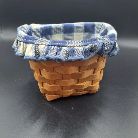 longaberger basket wall pocket signed 1994 cloth liner Cover