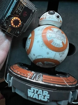 Droide BB-8 usado en batalla habilitado para aplicaciones Sphero Star Wars con banda de fuerza Foto 1 de 4