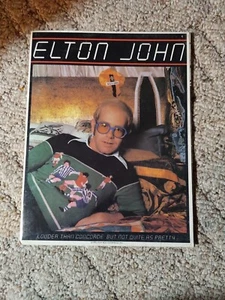 Elton John lauter als Concorde, aber nicht ganz so hübsch - 1976 Tourprogramm - Bild 1 von 4