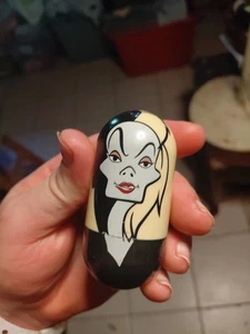 2005/2006 Kellogg's Cereal Disney Cruella de Vil #12 Beanz Weebles 3 pulgadas - Imagen 1 de 5