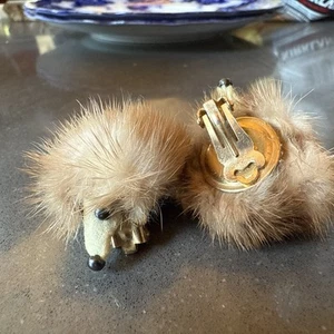 Vintage Rabbit/Mink Fur Hedge Hog Sweater Guard Clips 1950s Excellent - Picture 1 of 4