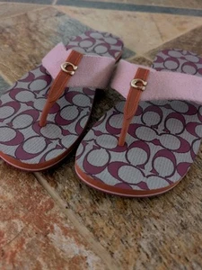New Coach Zoe Flip Flops Webbed Pink Signature Logo Sandals Size 7 - Picture 1 of 7