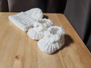 White Baby Hat And Booties Set - Picture 1 of 6