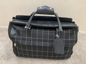 Liz Claiborne 20” X 14” Duffel Bag Wheeled, adjustable and retractable handle - Picture 1 of 12