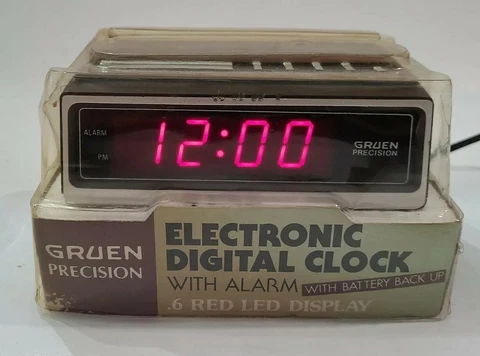 Vintage 1980's Alarm Clock Gruen precision Woodgrain for Parts Repair movie prop Cover