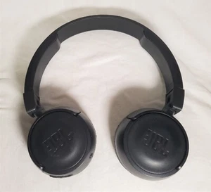 JBL T450BTBLK Cuffie auricolari wireless - Nero - Foto 1 di 5