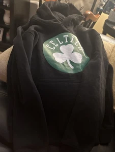 OUTER Stuff Black Celtics Sweatshirt Hoodie, Size Medium (10–12 kids), Preowned - Picture 1 of 5