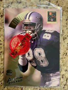 MICHAEL IRVIN HoF COWBOYS DELUXE MAMMOTH ACTION PACK 7,5X10,5" CARD#/25000 - Foto 1 di 4