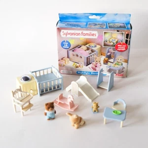 Sylvanian Families NIGHTLIGHT NURSERY PLAY SET with Figures Dolls Rabbit Bear - Picture 1 of 12