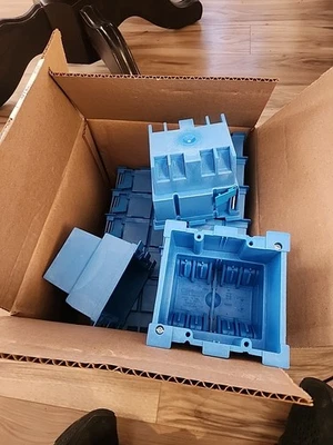 Caja de trabajo antigua 18 Carlon BH234R 2 velocidades 34 cu en caja rígida superior Tiger Foto 1 de 2